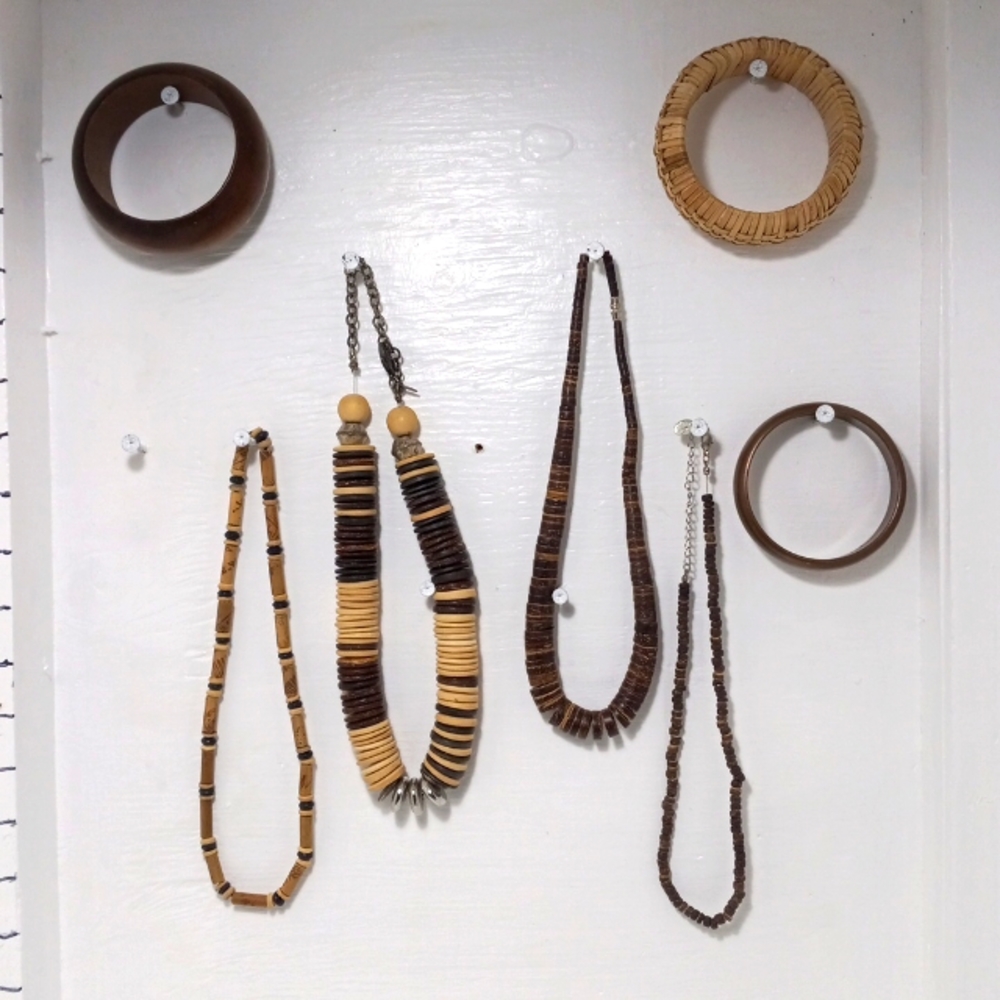 I-21 wooden bracelets and necklace lot